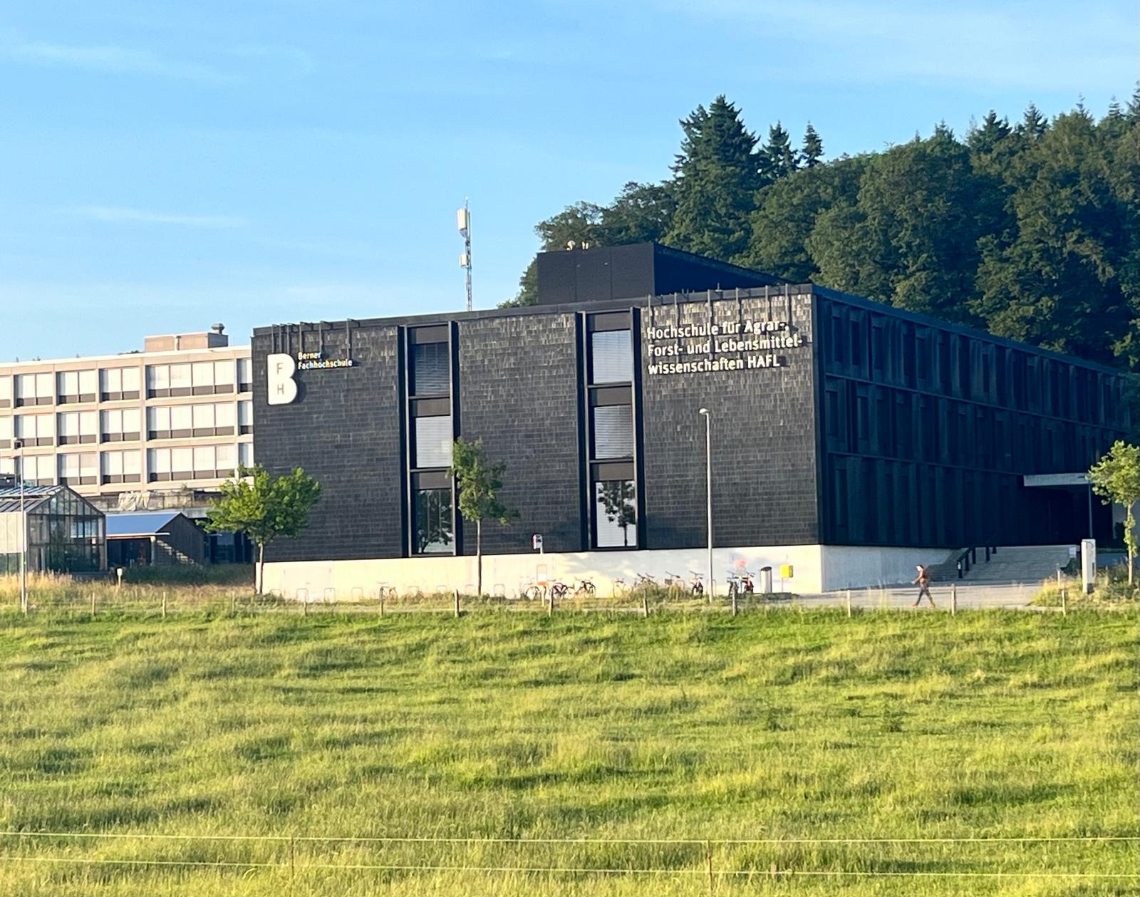 Hauptgebäude der Berner Fachhochschule HAFL in Zollikofen